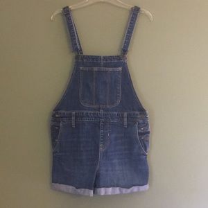 Old Navy women’s size small shorts overalls